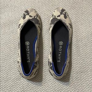 Gently used ash Camo Rothy’s ballet flats